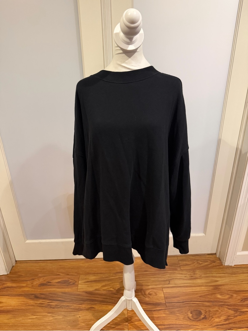 aerie Black Crewneck Sweatshirt